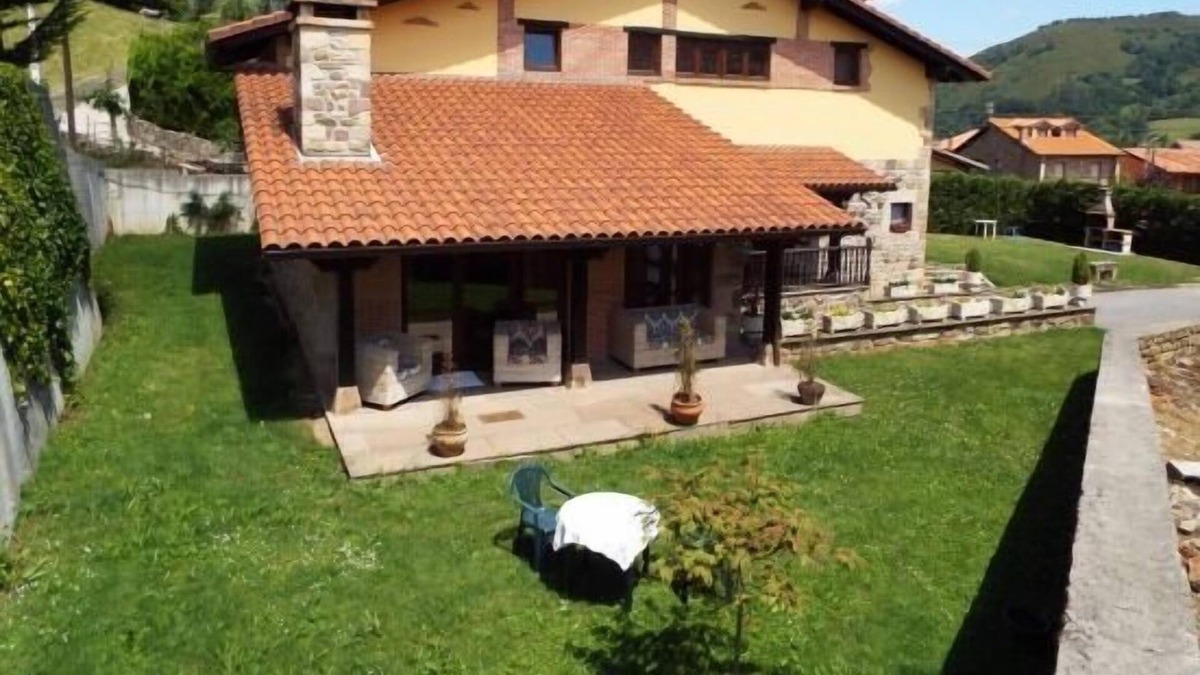 Barrio de Arriba Cottage | Rural apartment La Riguera de Ginio for 25 people