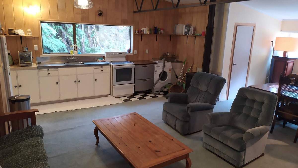 Horokiwi Cottage | Rural Bach in the Capital