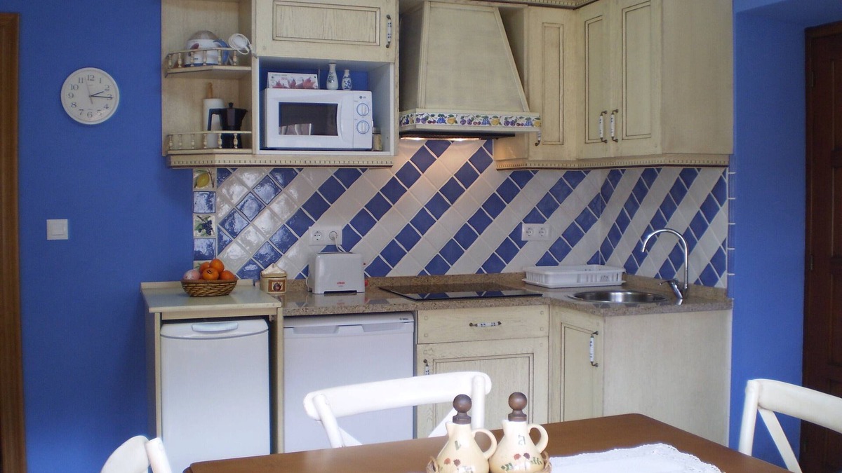 Villamayor Apartment | Rural, countryside, WIFI. For 2 persons. Asturias.