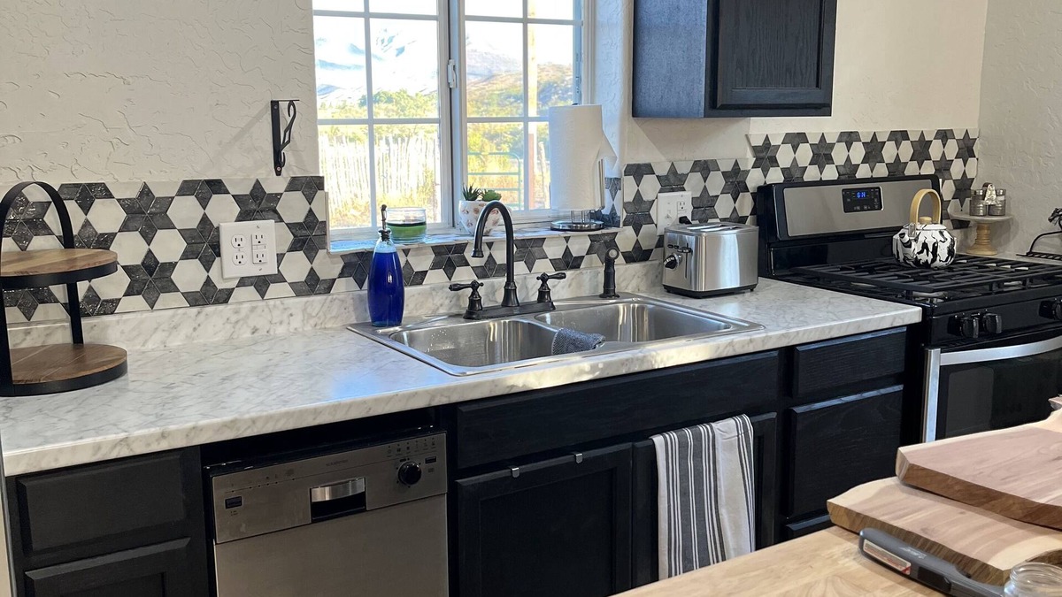 Derry Other | Rural farmhouse minutes from Caballo Lake!