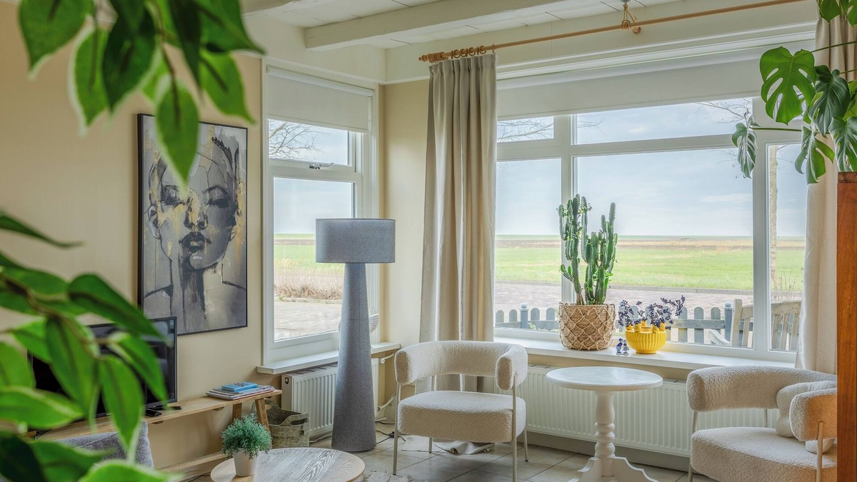 Holwerd House | Rural four-person holiday home with a fantastic view.