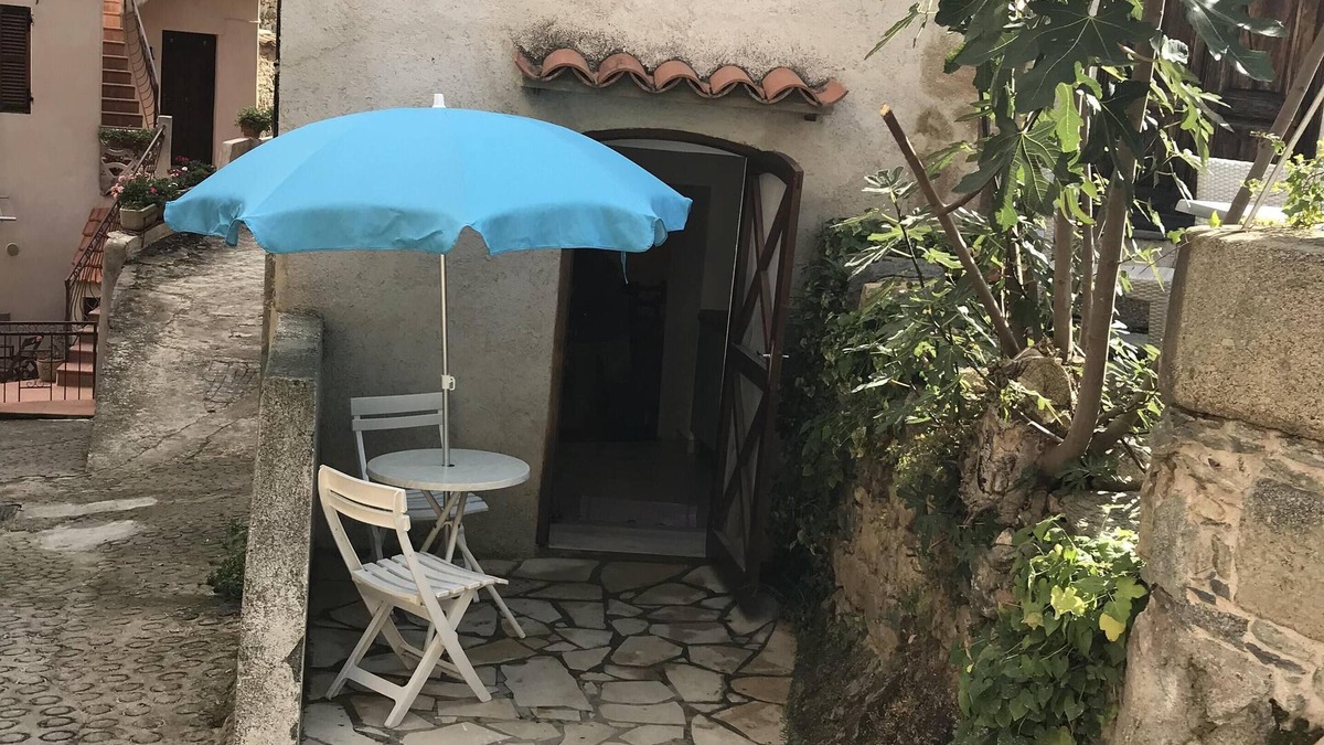 Montegrosso Cottage | Rural gite in traditional village house