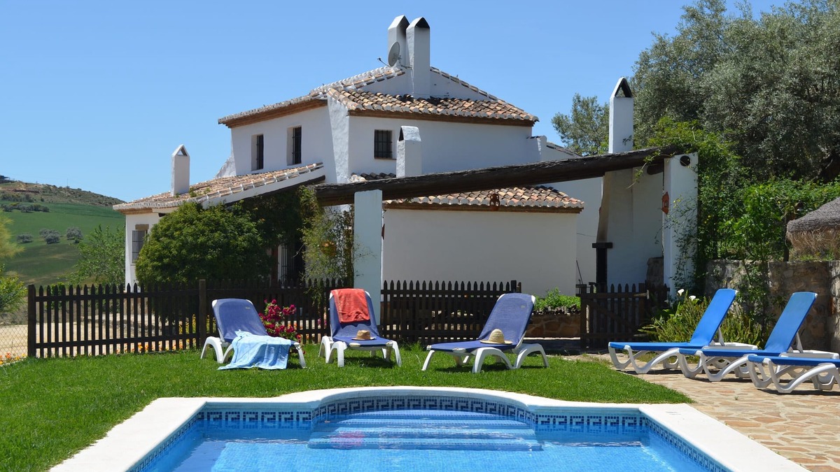 Antequera Cottage | RURAL HOUSE 8 person RODEADA OF NATURE AND TRANQUILITY 4 BEDROOMS AND 4 BATHROOMS