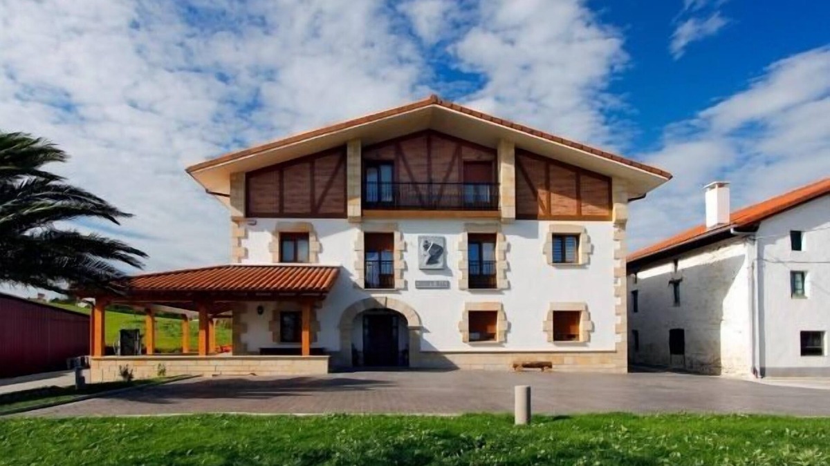 Zumaia Cottage | Rural house (ATTIC) Endañeta Berri for 4 people