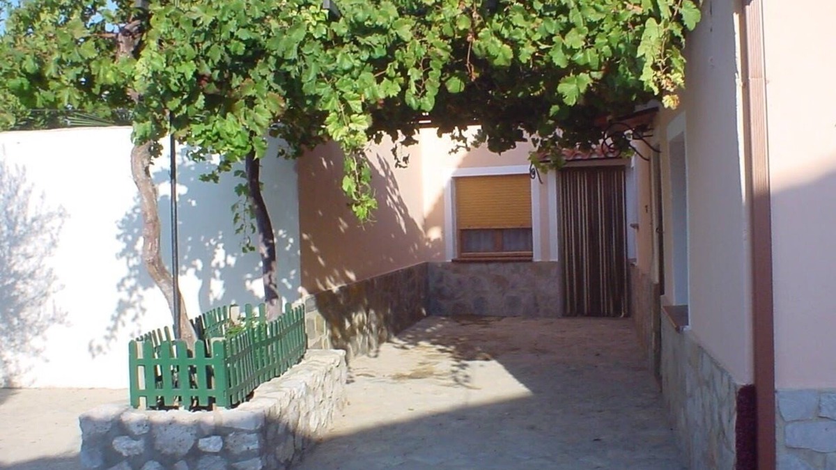 Alcala del Jucar Cottage | Rural house "casa del cerro III" barbecue fireplace patio 350m, river beach 5min