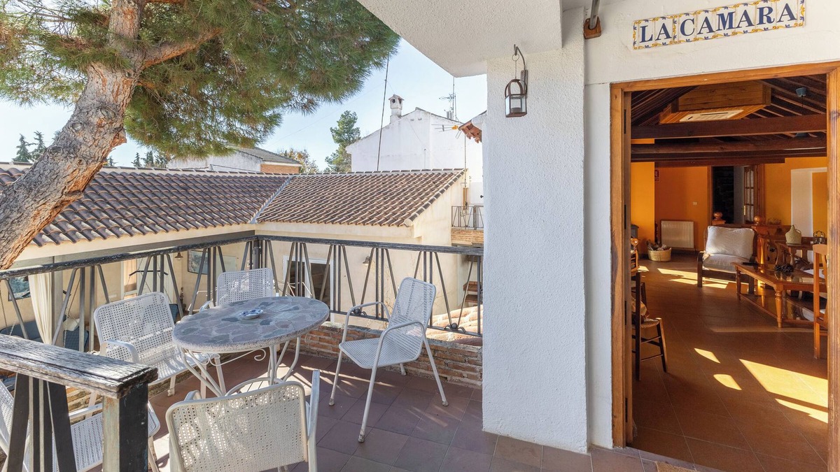 Sonseca House | Rural House 'Casa Albanta' with Private Terrace, Wi-Fi, and Air Conditioning