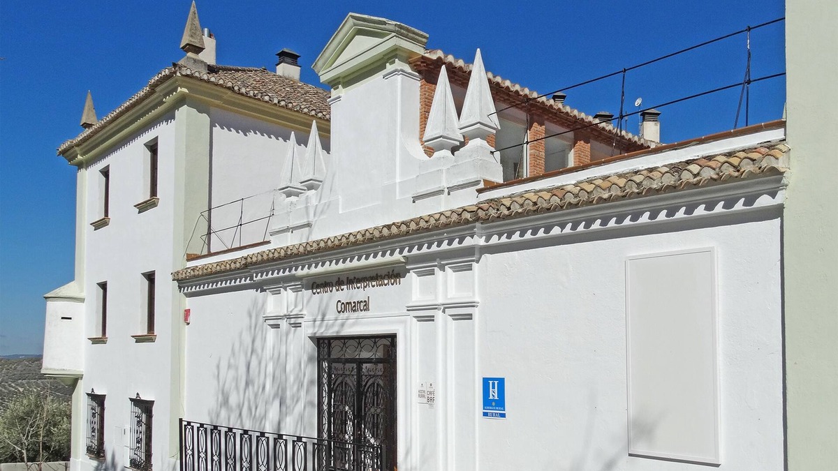 Moclin Hostel | Rural house for large groups. Spacious halls and rooms with their own bathroom.