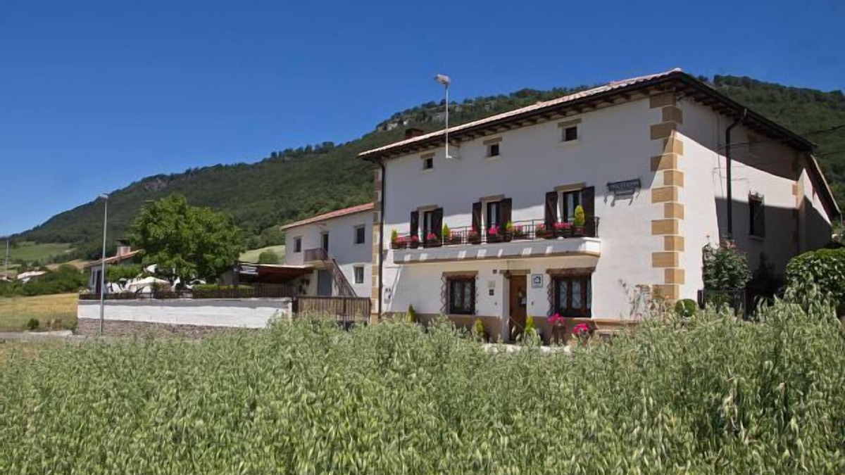 Amescoa Baja Cottage | Rural House Lazkano in Urbasa Natural Park