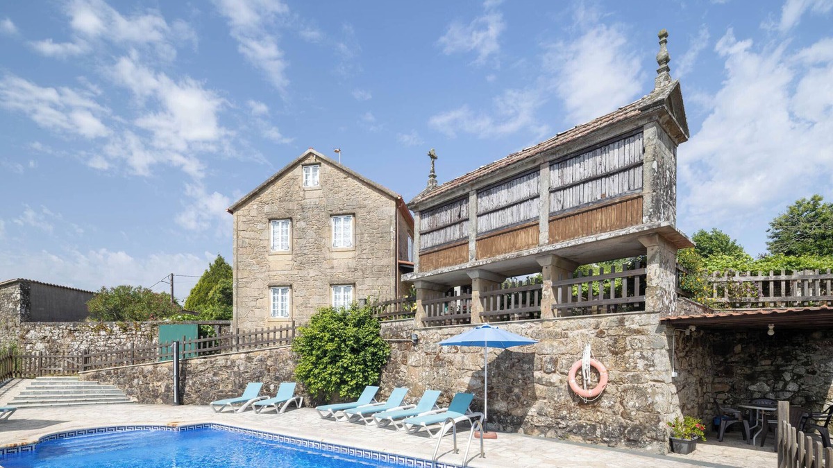 A Estrada House | Rural House 'Marica' with Mountain Views, Private Pool and Private Terrace