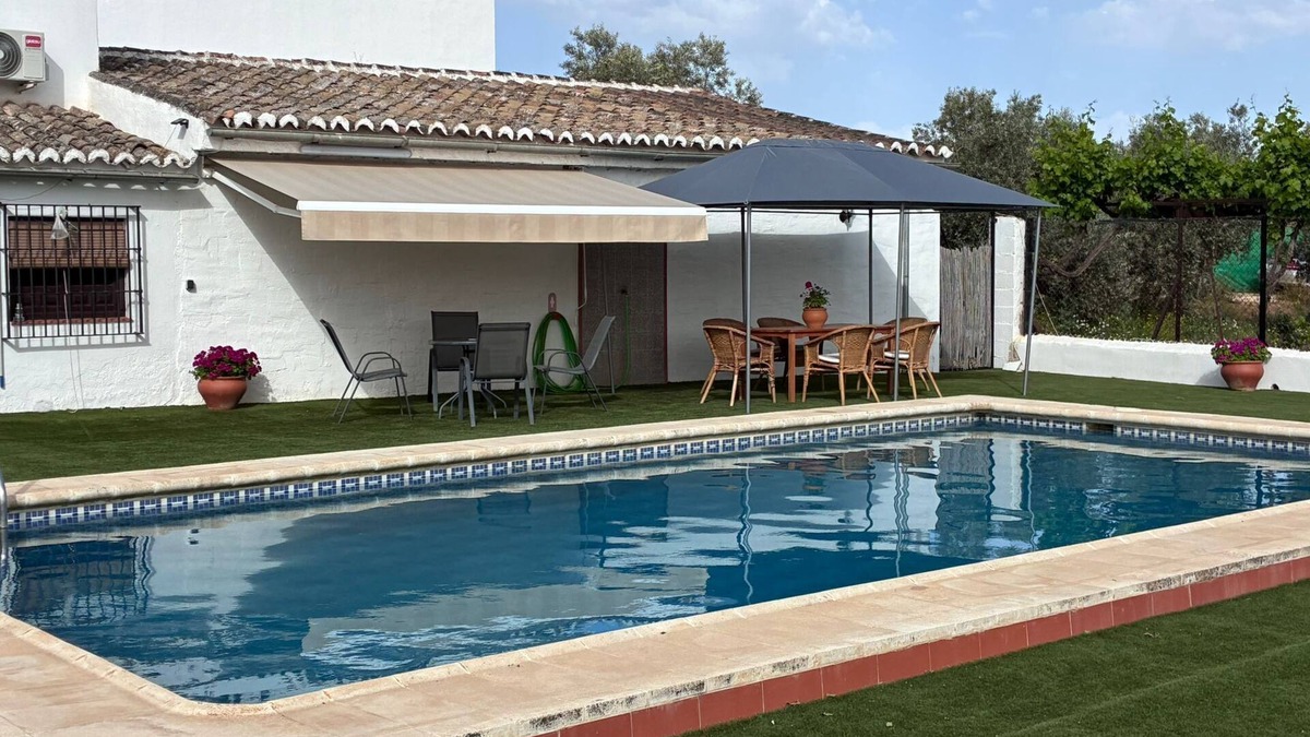 Antequera Cottage | Rural house surrounded by olive trees a few kms from Antequera.