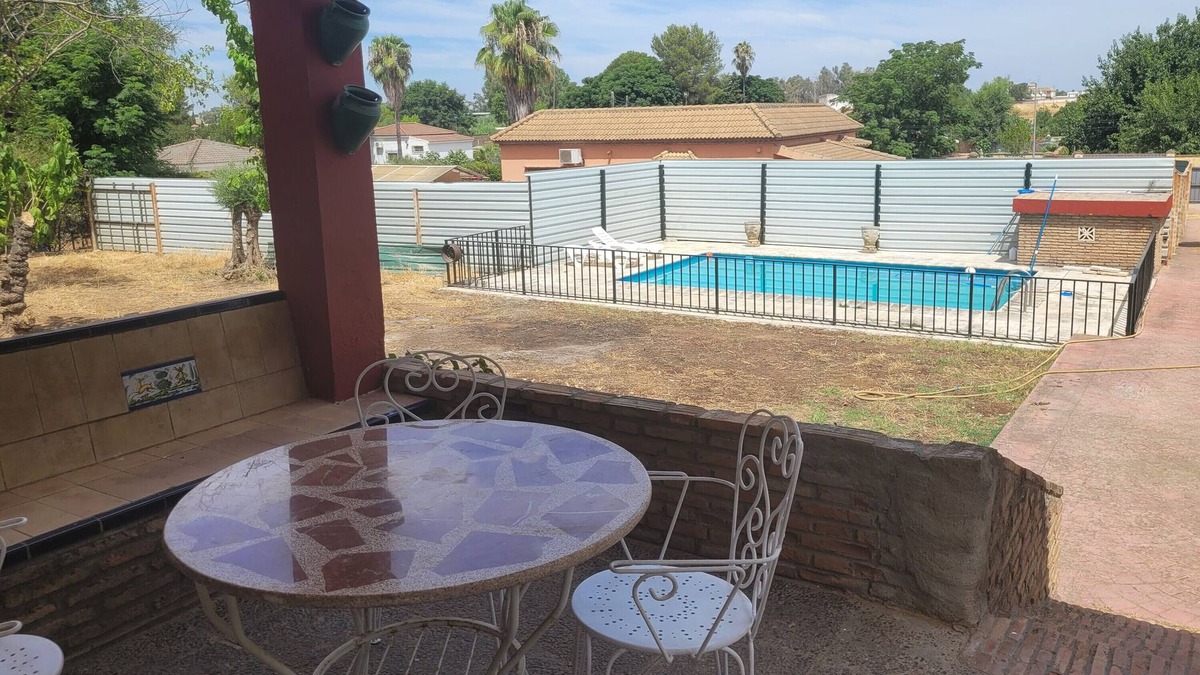 Carmona Cottage | Rural House 'Villa Manolita' with Private Pool, Wi-Fi and Air Conditioning