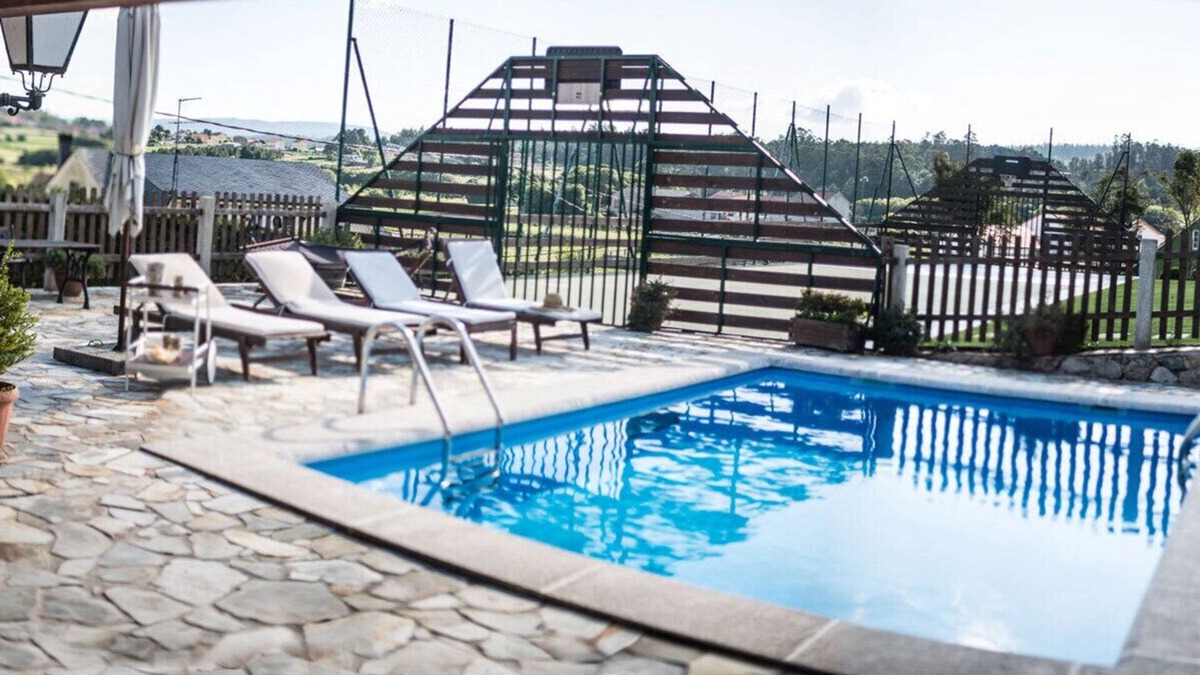 Carballo Cottage | RURAL HOUSE WITH SWIMMING POOL AND CLOSE TO THE BEACH