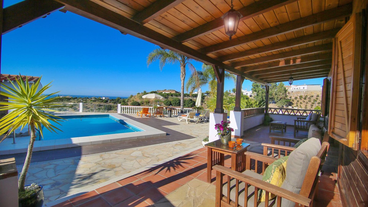 Almayate Bajo Cottage | Rural house with private pool and views in La Costa del Sol 1.5km from the beach