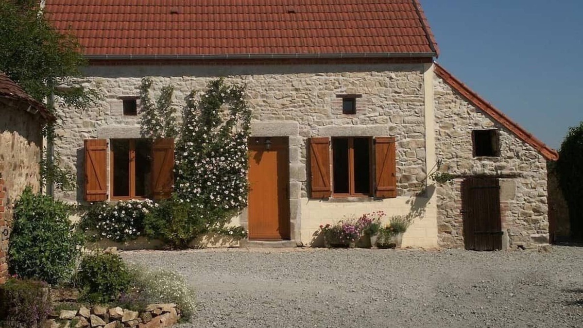 Viersat Other | Rural idyll but only a short drive to towns