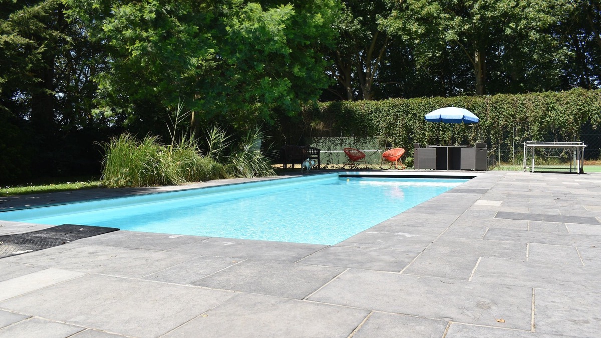 Chichester Apartment | Rural Mezzanine Studio with Shared Swimming Pool, Tennis, Table Tennis & zip wire