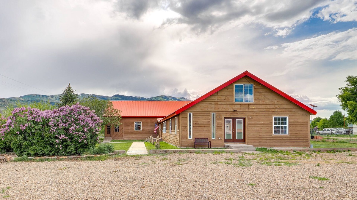 Tabiona House | Rural Mountain-View Home Near Hiking + Off-Roading
