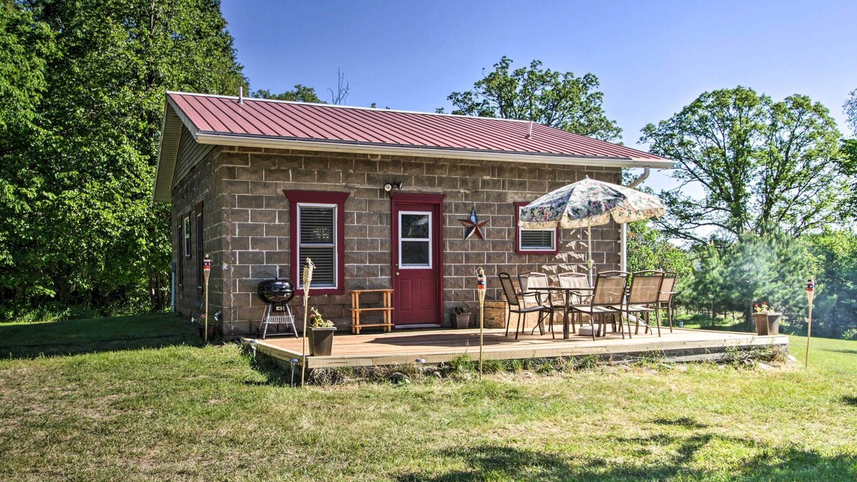 Pine River Cabin | Rural Pine River Cabin: Snowmobile + Snowshoe