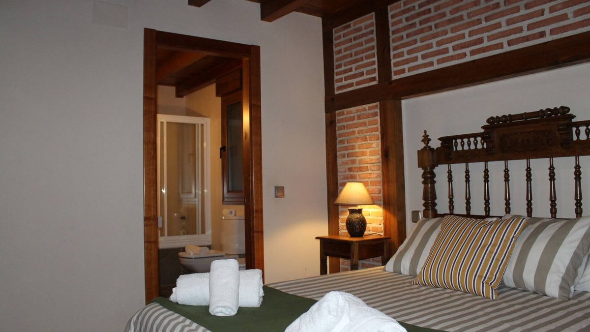 Pinar de Navares Cottage | Rural villa in urbanisation close to Ávila