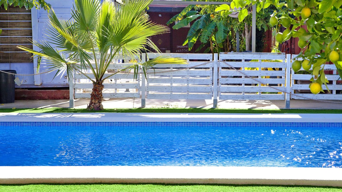 Guadalupe Cottage | "Rural Wagon Accommodation" with SWIMMING POOL