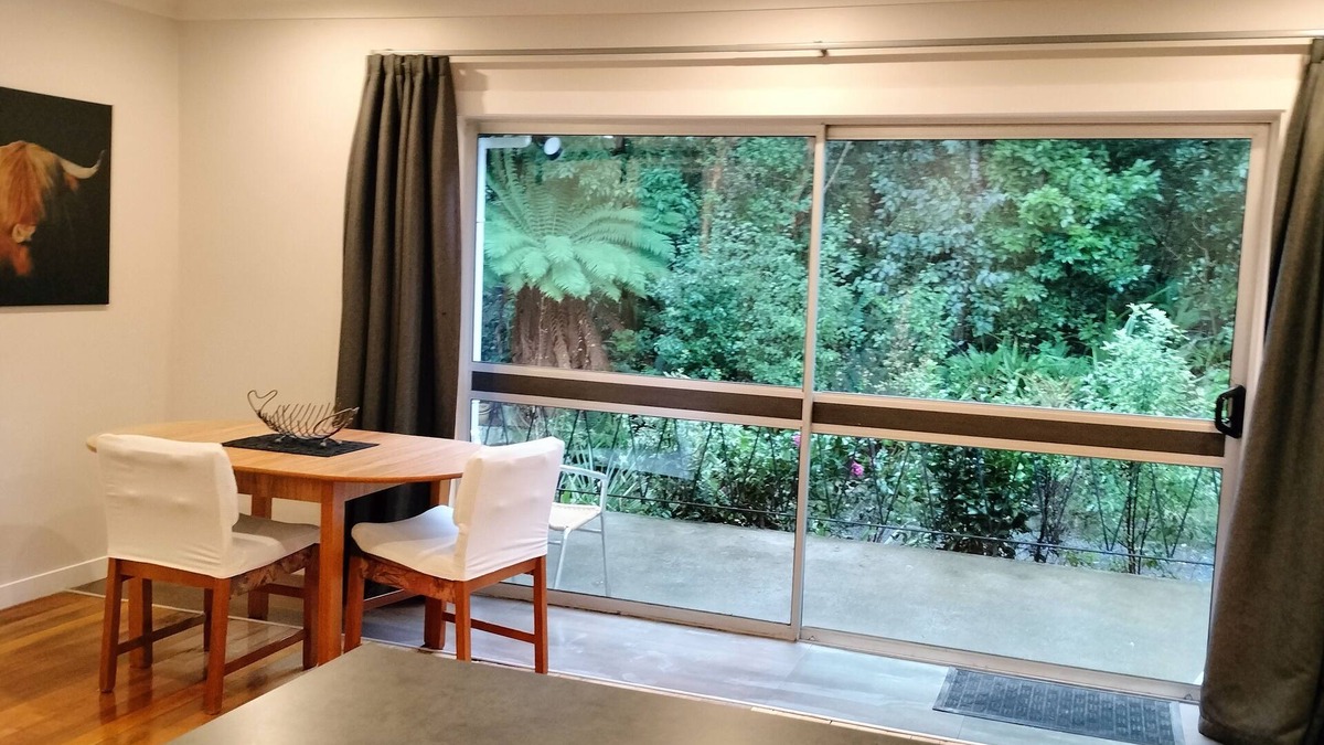 Otatara Cottage | Ruru Hideaway. Quiet home surrounded in native bush and birds. Boat parking.