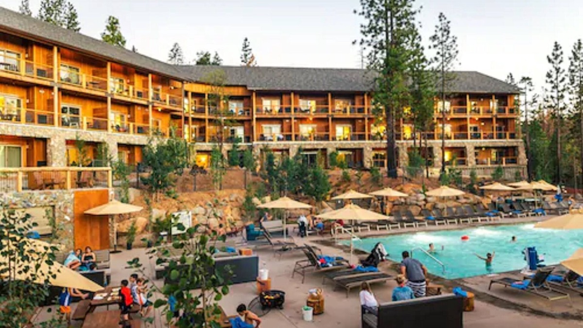 Groveland Hotel | Rush Creek Lodge and Spa at Yosemite
