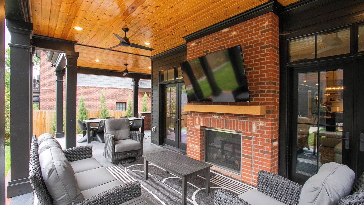 Historic Edgefield House | Russell St Retreat: Luxe Home w/HotTub