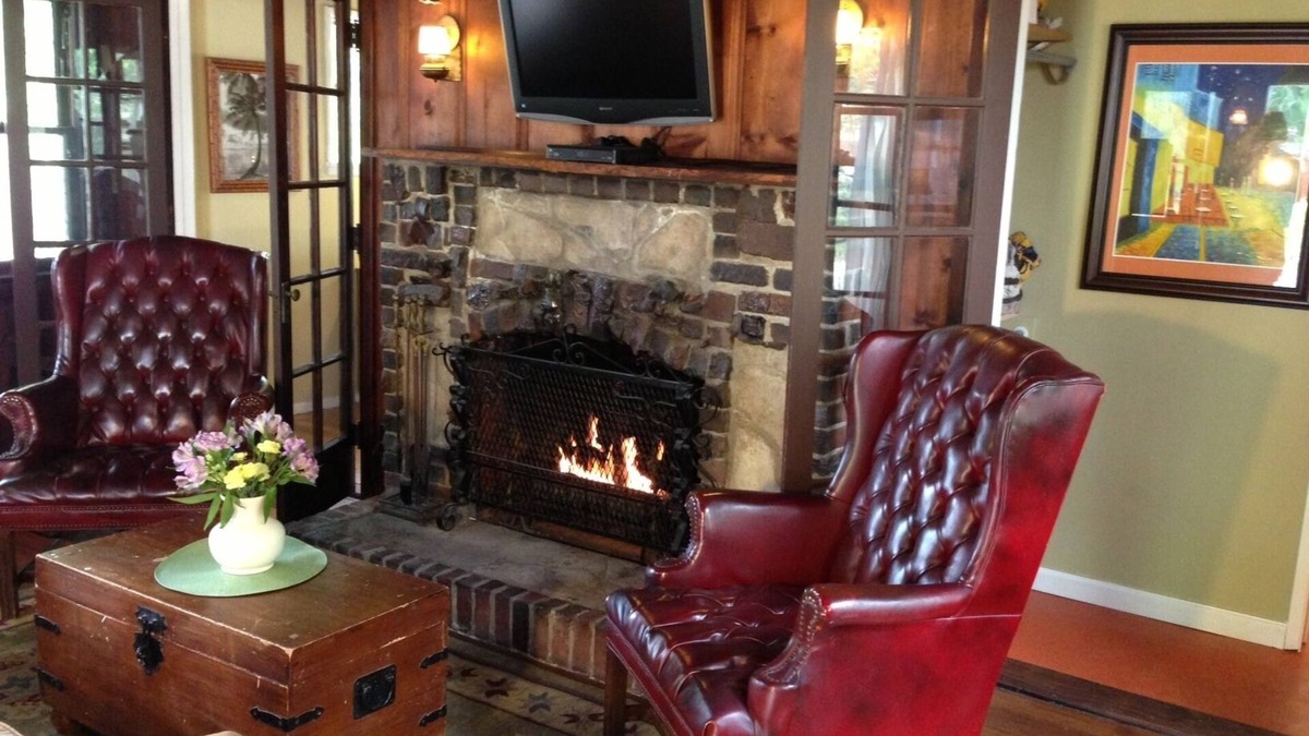 Sunset Junction Cabin | Rustic 1930's Lodge in the Heart of Silver Lake!