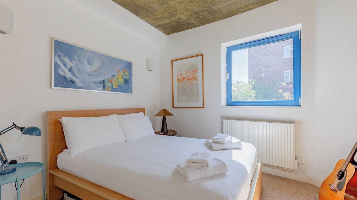Haggerston Apartment | Rustic 1BD Flat by Regents Canal, Heart of Hackney