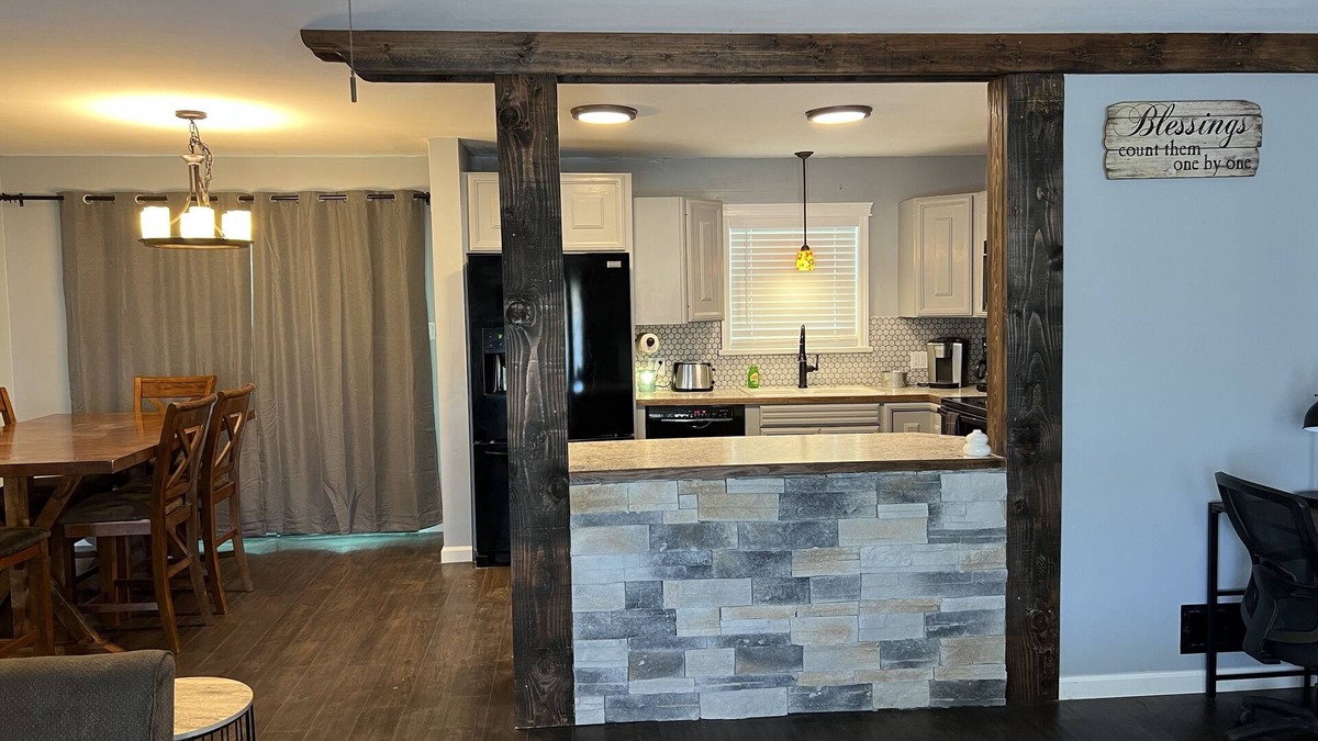 Twin Falls House | Rustic 2 bed home *pet friendly*