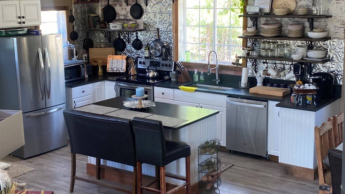 Whitefish House | Rustic 2-bedroom 1 bath, loft Star Meadows! Tally Lake