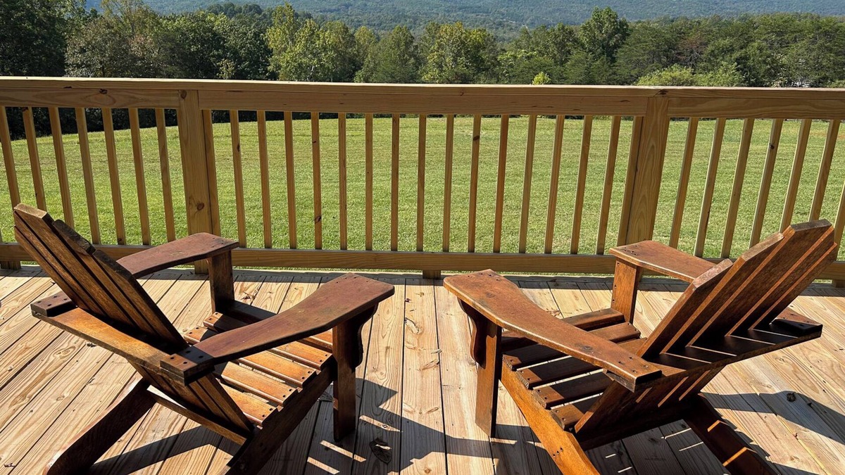 Danbury House | Rustic 2-BR country home w/AC, WiFi, Smart TV & scenic view near Danbury, N.C.