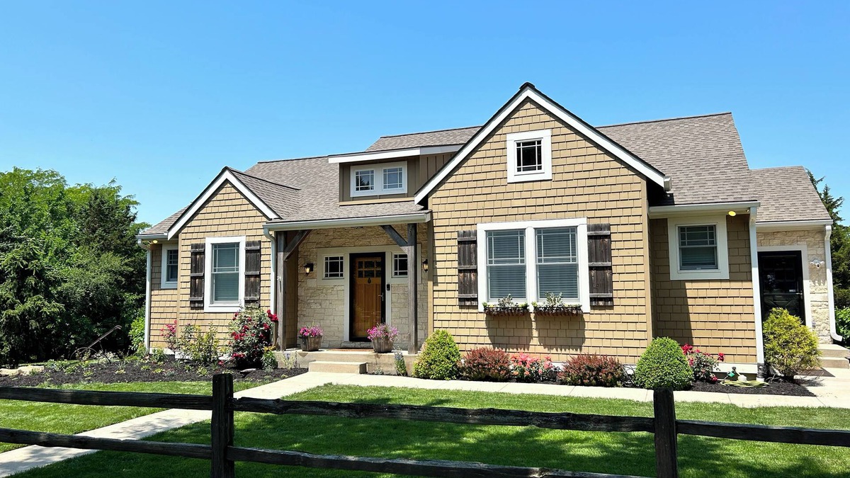 Centerville House | Rustic 6-Bed Barn Retreat – Sleeps 16 Fire Pit
