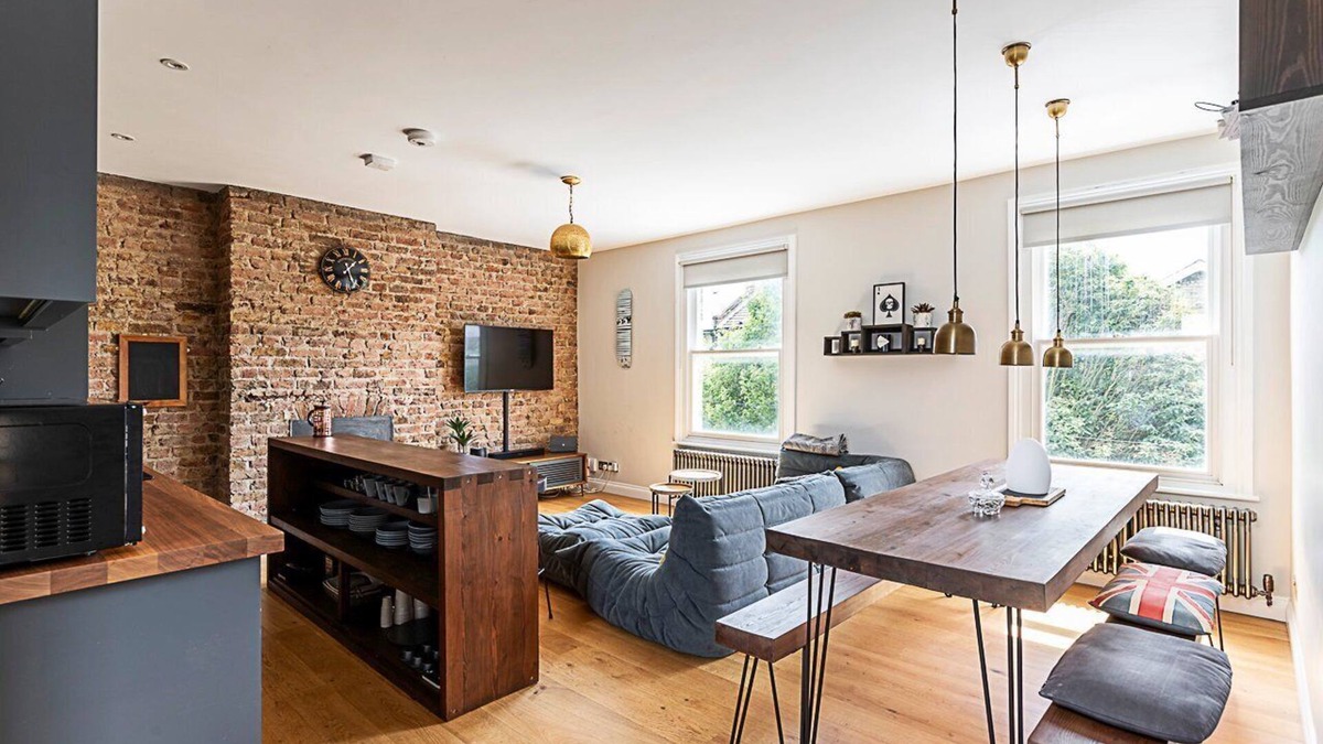 Brixton Hill Apartment | Rustic and Contemporary Haven in Brixton