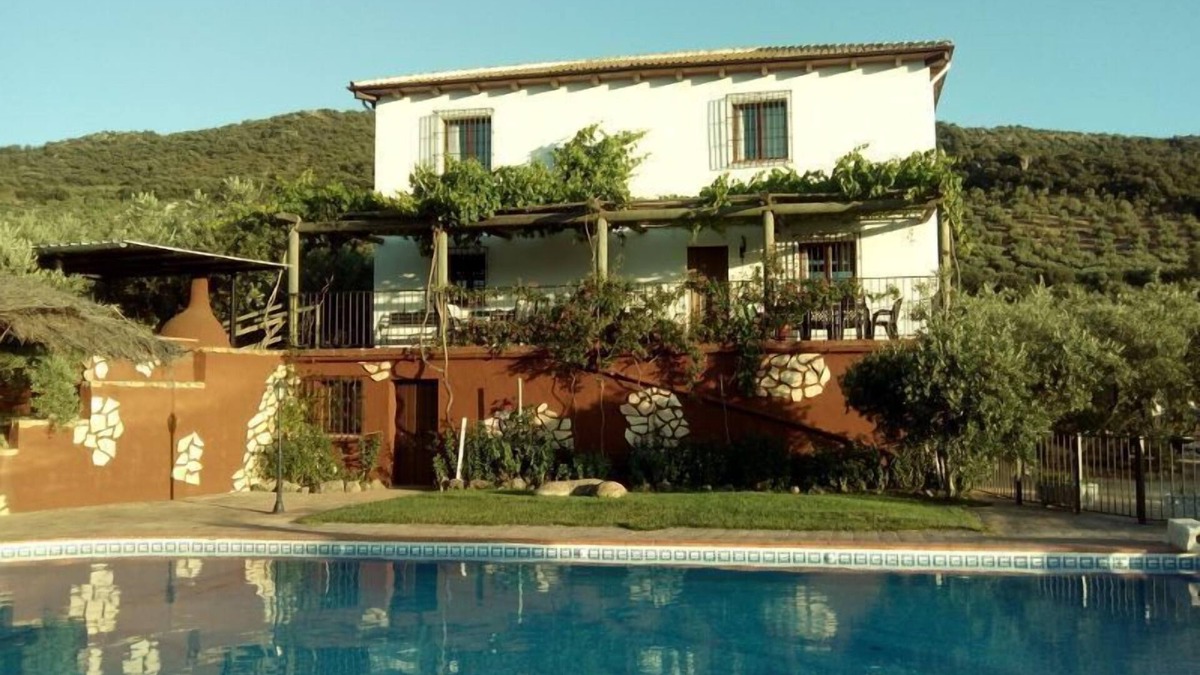 Carcabuey Villa | RUSTIC AND ORIGINAL BED & WIFI