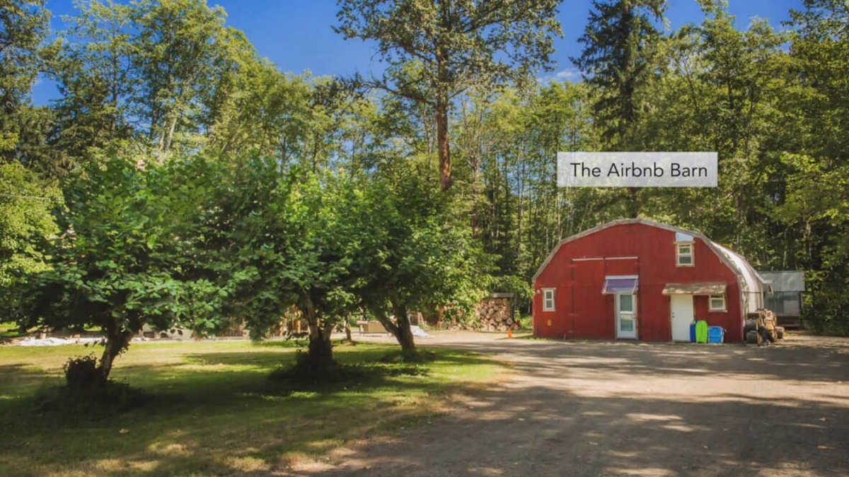 Black Creek House | Rustic and Romantic Barn in the Woods