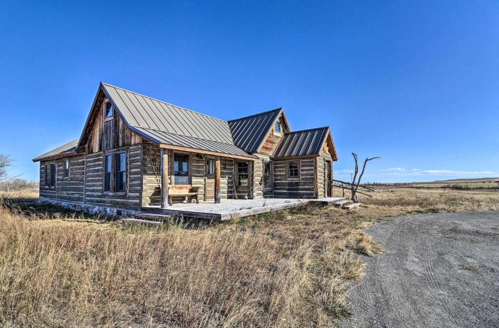 Dupuyer House | Rustic and Rural Cabin in Dupuyer on Open 14 Acres!