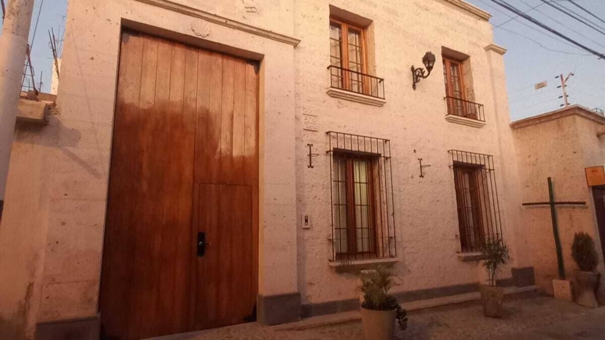 Arequipa Apartment | Rustic apartment on the 1st floor one block from the Mirador de Yanahuara.