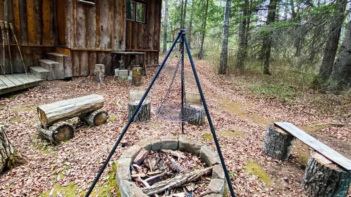 Westerose Cabin | Rustic Backwoods Cabin Getaway! Escape the Hustle!