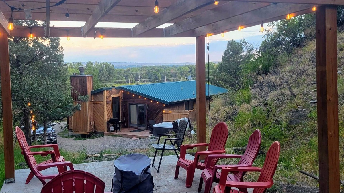 Edgar Cabin | Rustic Bliss at Montana's Secluded Hideaway