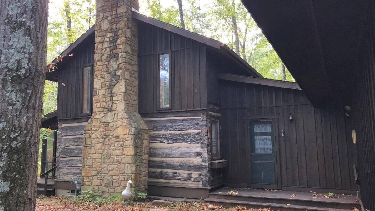 Nashville House | Rustic but comfortable private cabin in the woods