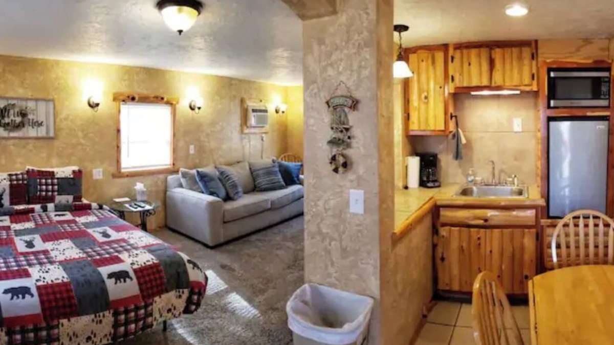 Rockaway Beach Cabin | Rustic Cabin at the Lake - Campfire - Near Marina