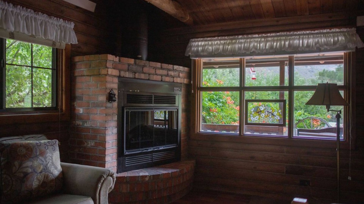 Sedona Cabin | Rustic Cabin for 2 in Oak Creek Cabin