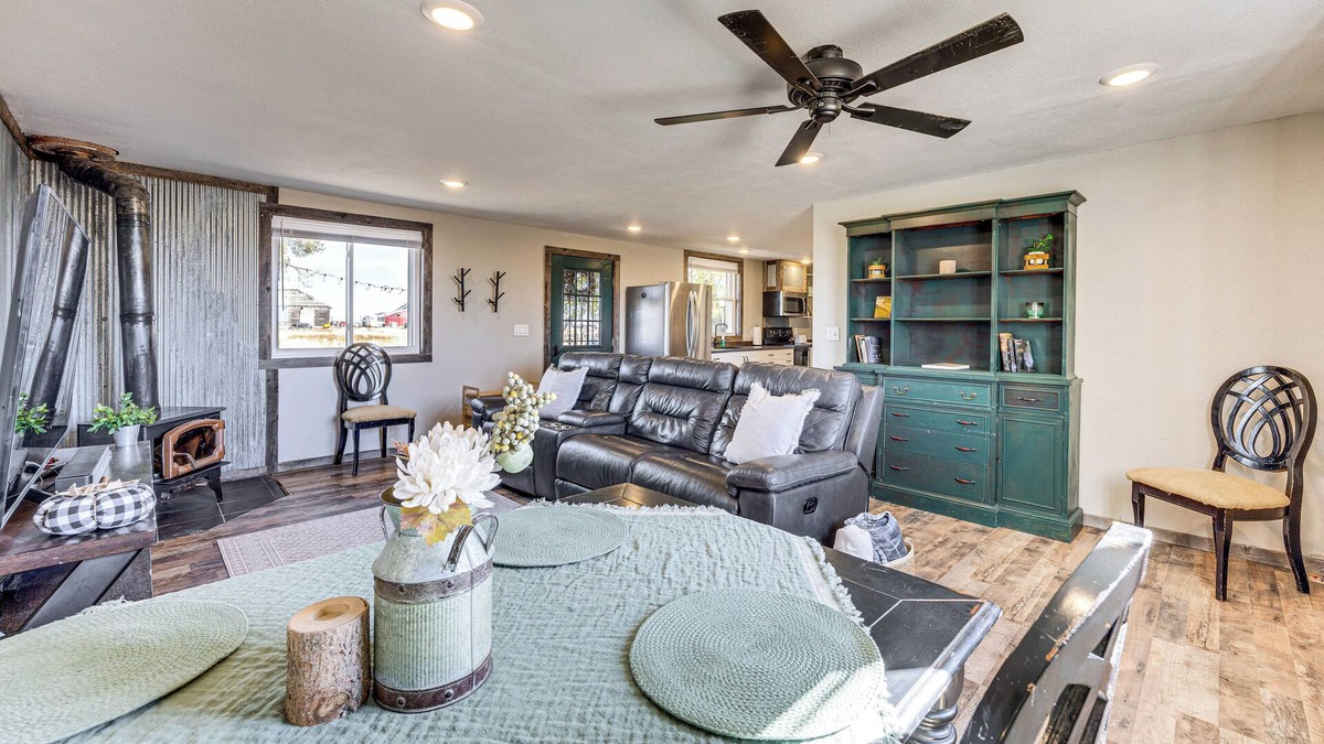 Calhan Cabin | Rustic Cabin in Peyton Near Hiking Trails!