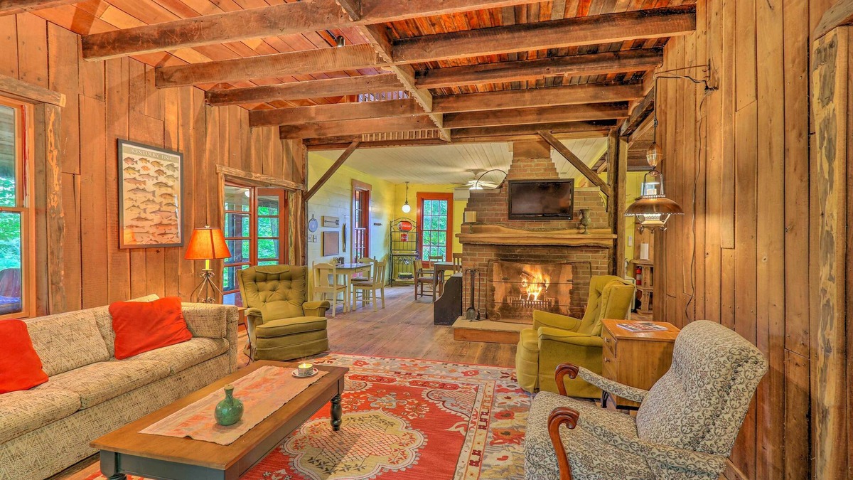 Burlington Cabin | Rustic Cabin in the Woods: 2-Acre Fishing Pond!