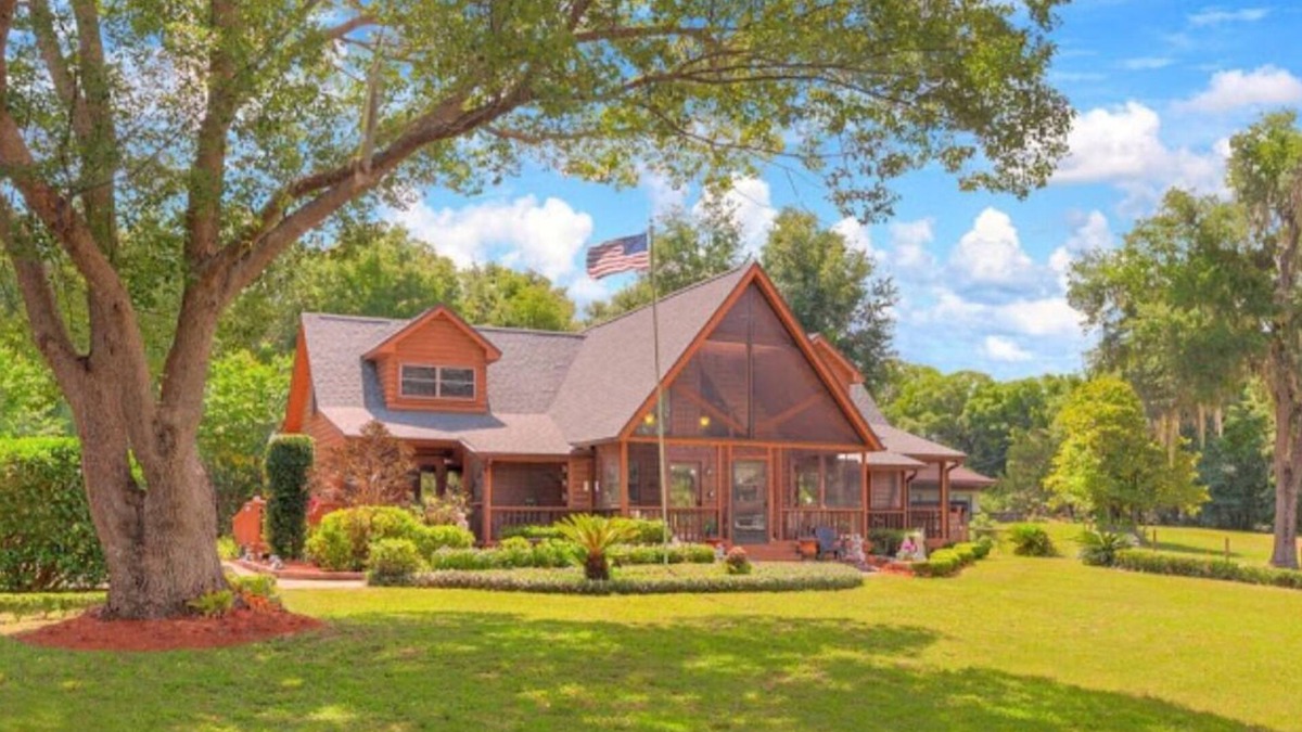 Lake Helen Apartment | Rustic Cabin Retreat in the Antiques Room at the Cabin On The Lake!