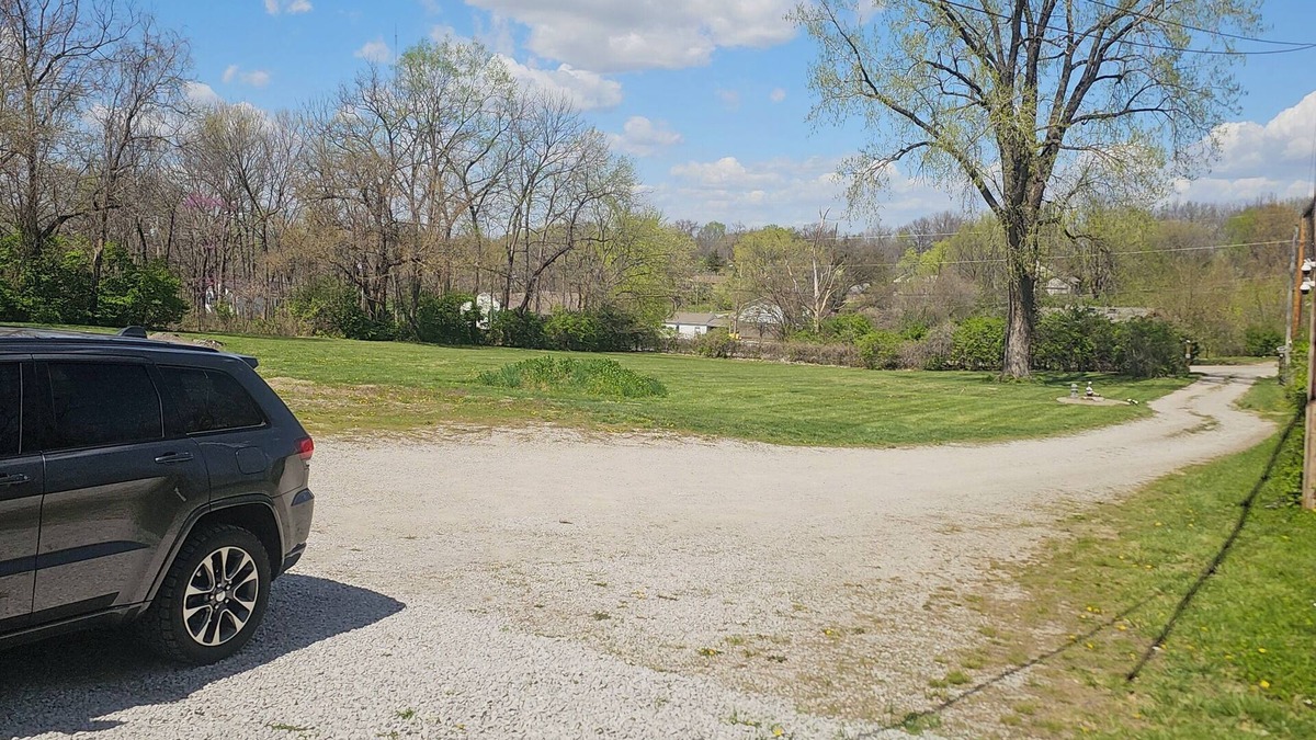 South Kansas City RV Rental | Rustic campground in Kansas City. FIFA World Cup ready to rent private compound