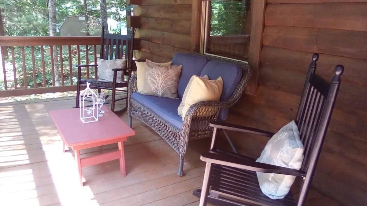 Piper Gap Cabin | Rustic Cedar Cabin