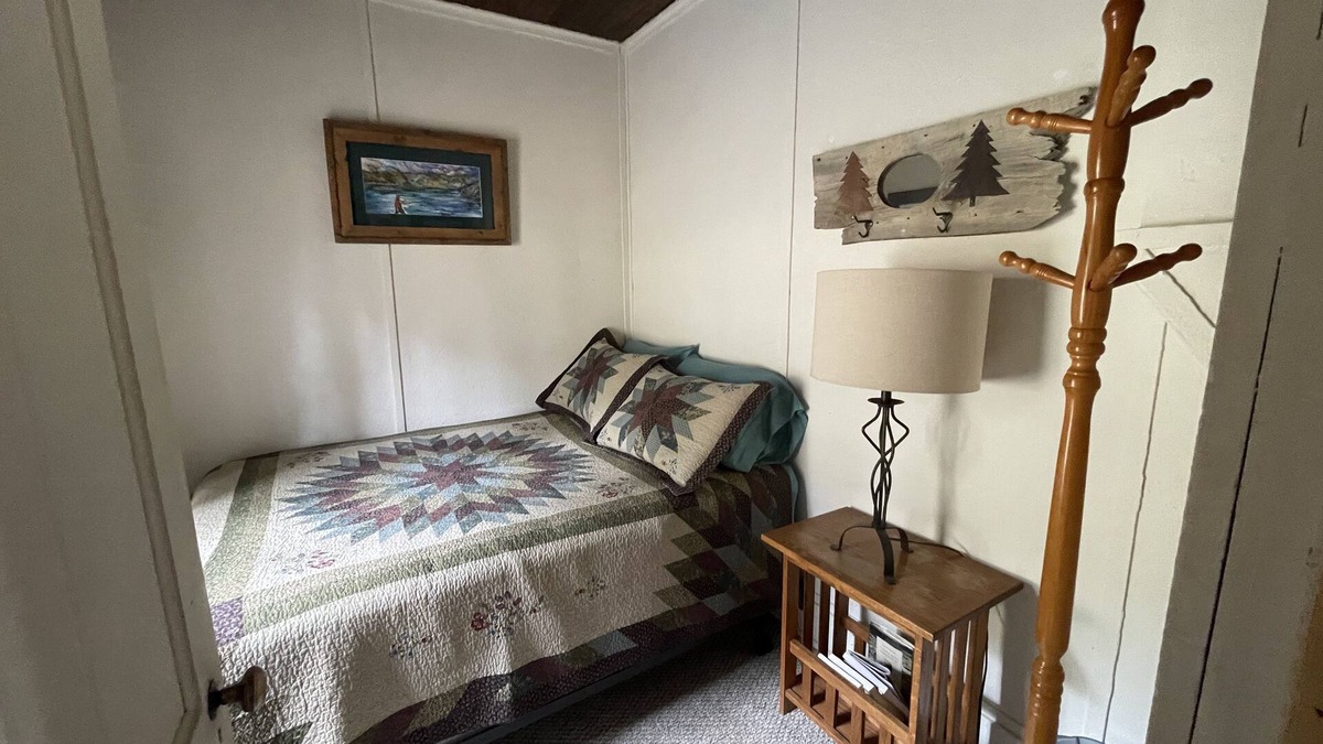 Hartsel Cabin | Rustic & Charming 2 bedroom fishing cabin in the Heart of Colorado