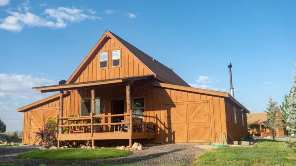 Panguitch Cabin | Rustic Chic Barn Cabin Retreat in the Heart of Nature, Rustic Chic Barn Cabin Retreat