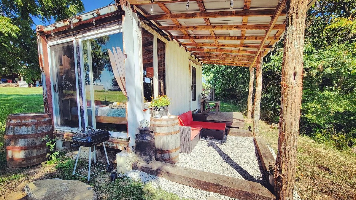 Jonesville Cabin | Rustic Container Cabin on Beautiful Farm - Near Ark & Bourbon Trail